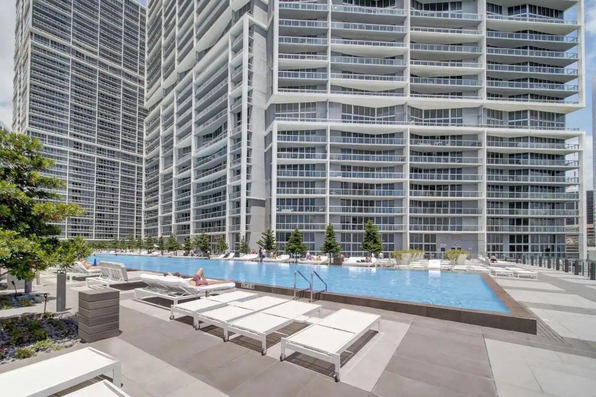 Stunning 40th Floor High Ceiling Icon Brickell With Access Apartamento