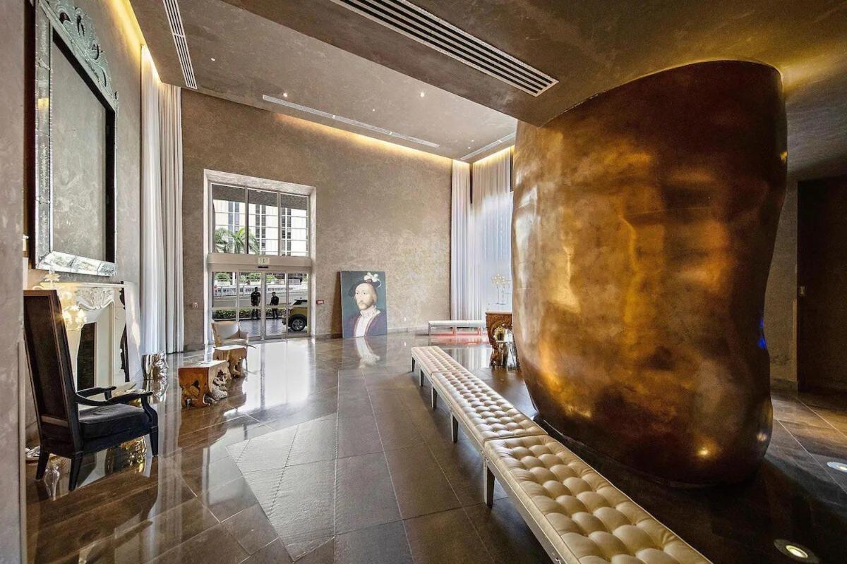 Stunning 40th Floor High Ceiling Icon Brickell With Access Apartamento *